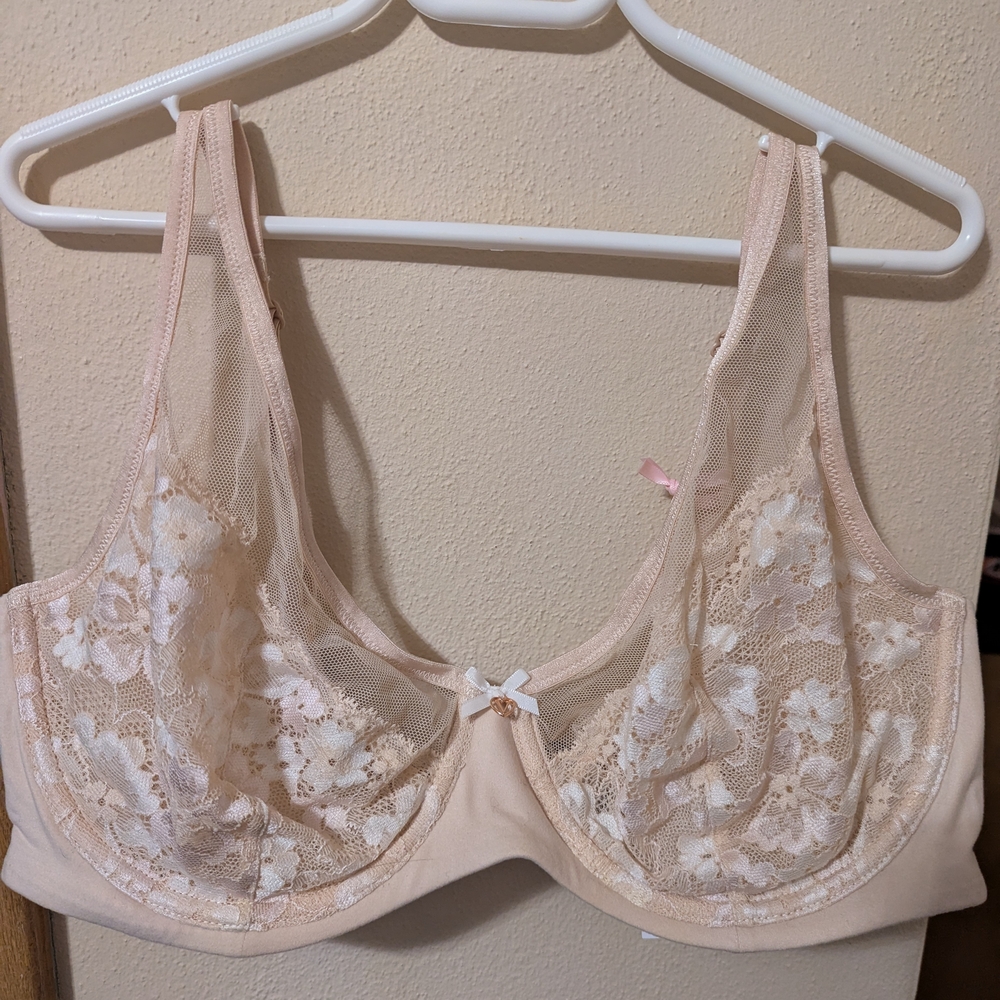 Victoria's Secret Cream Lace Bra